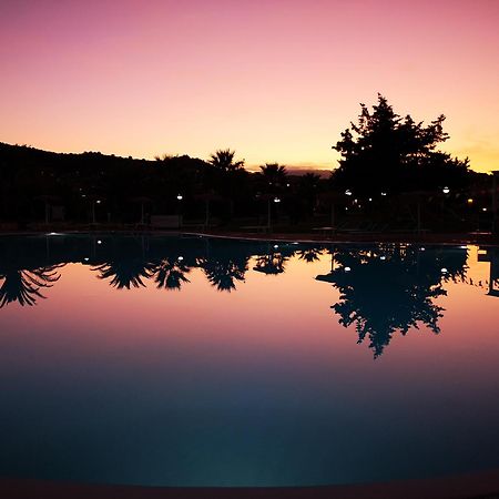 Rey Beach Club Monte Nai Zewnętrze zdjęcie