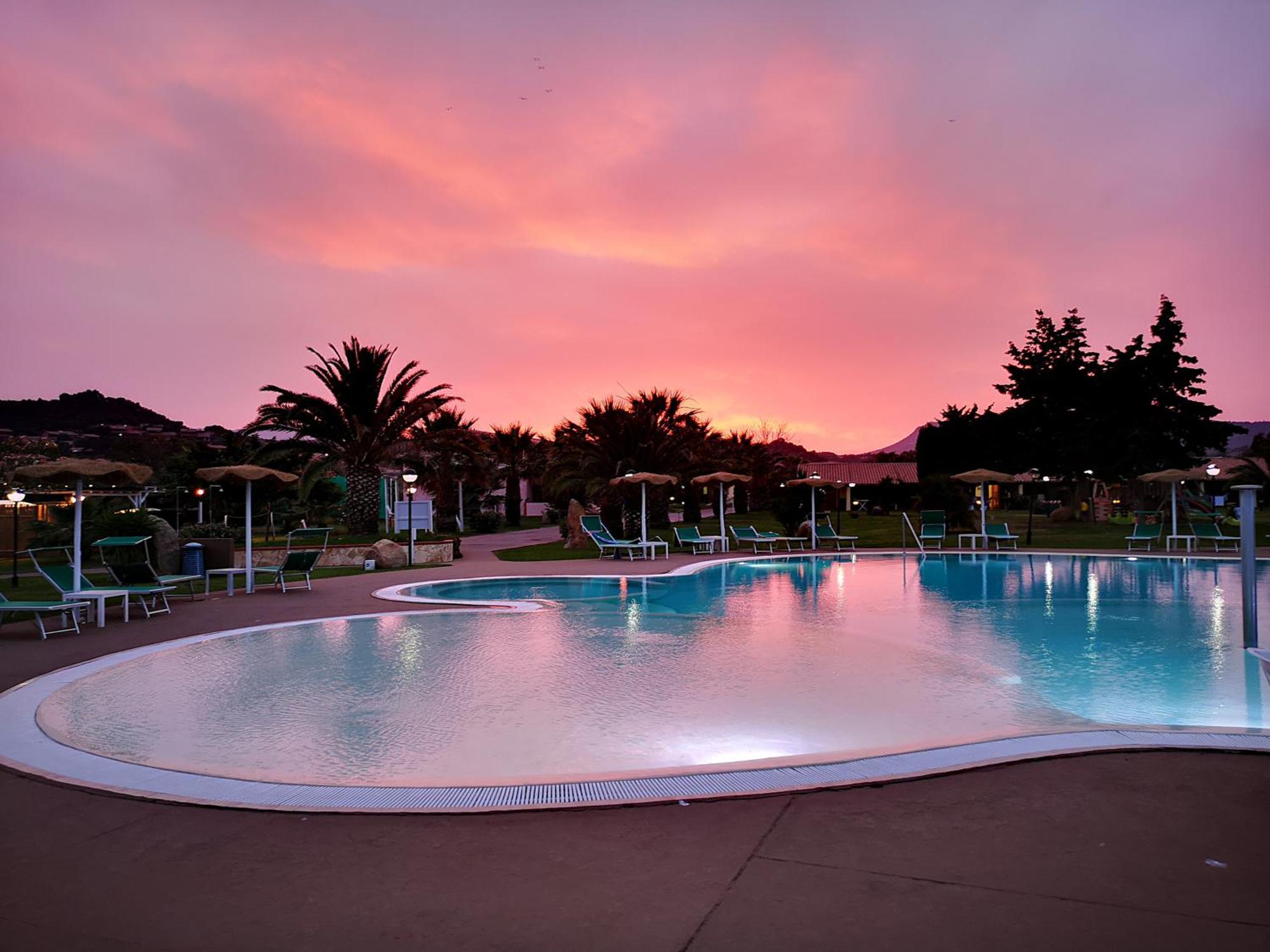 Rey Beach Club Monte Nai Zewnętrze zdjęcie