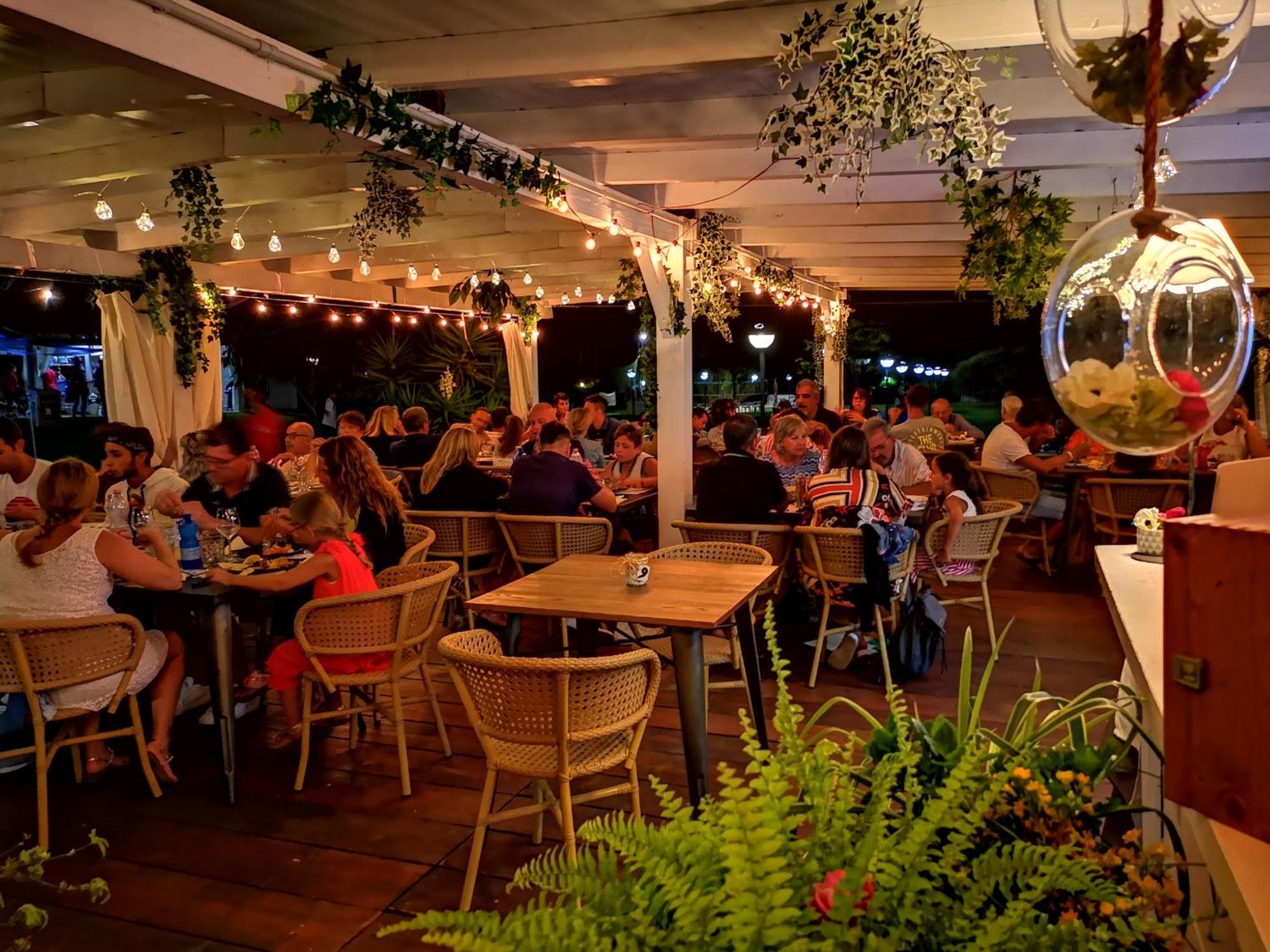 Rey Beach Club Monte Nai Zewnętrze zdjęcie