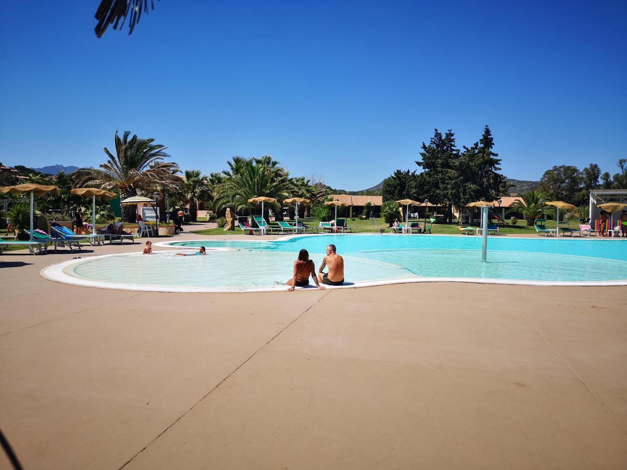 Rey Beach Club Monte Nai Zewnętrze zdjęcie