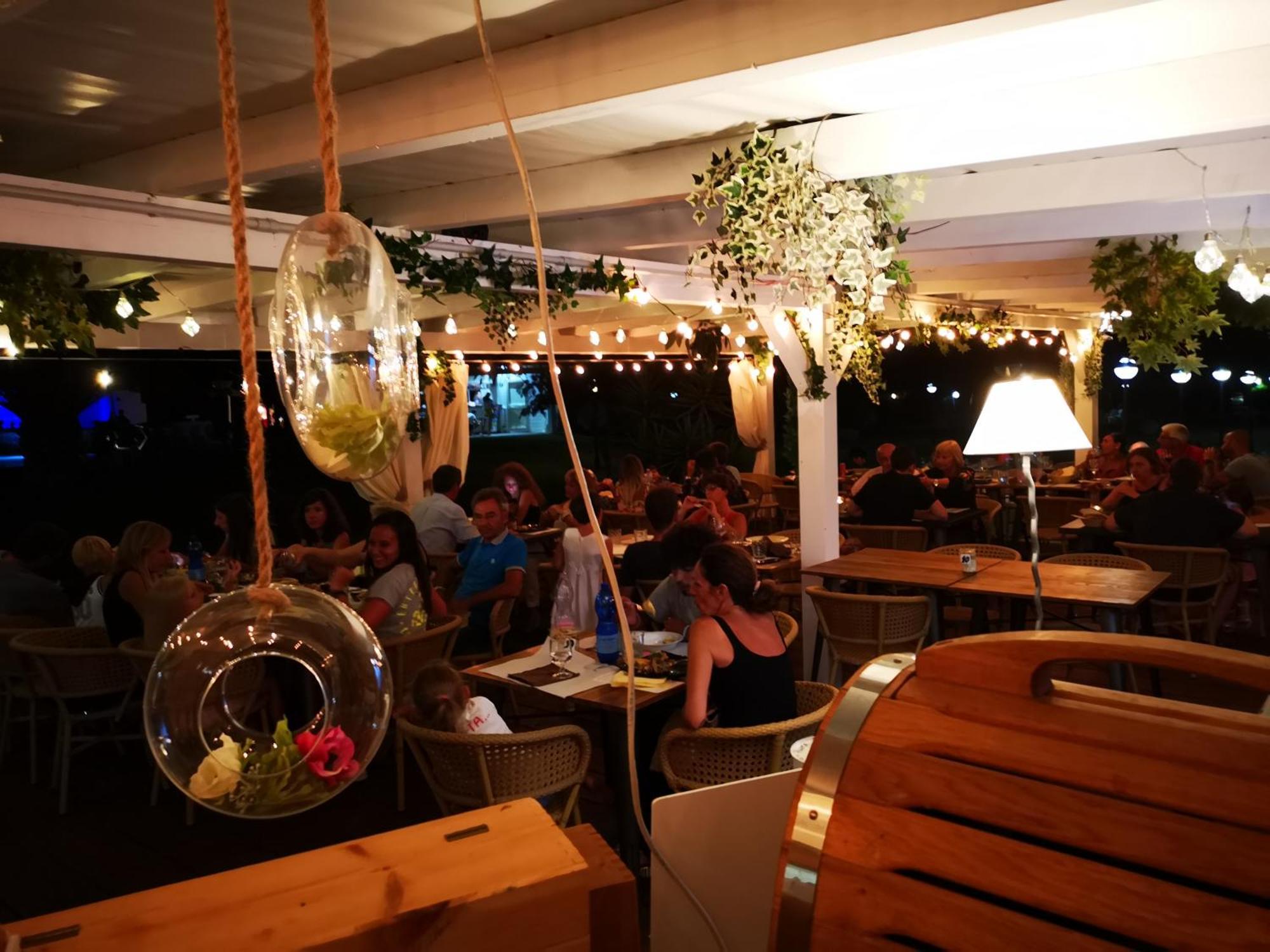 Rey Beach Club Monte Nai Zewnętrze zdjęcie