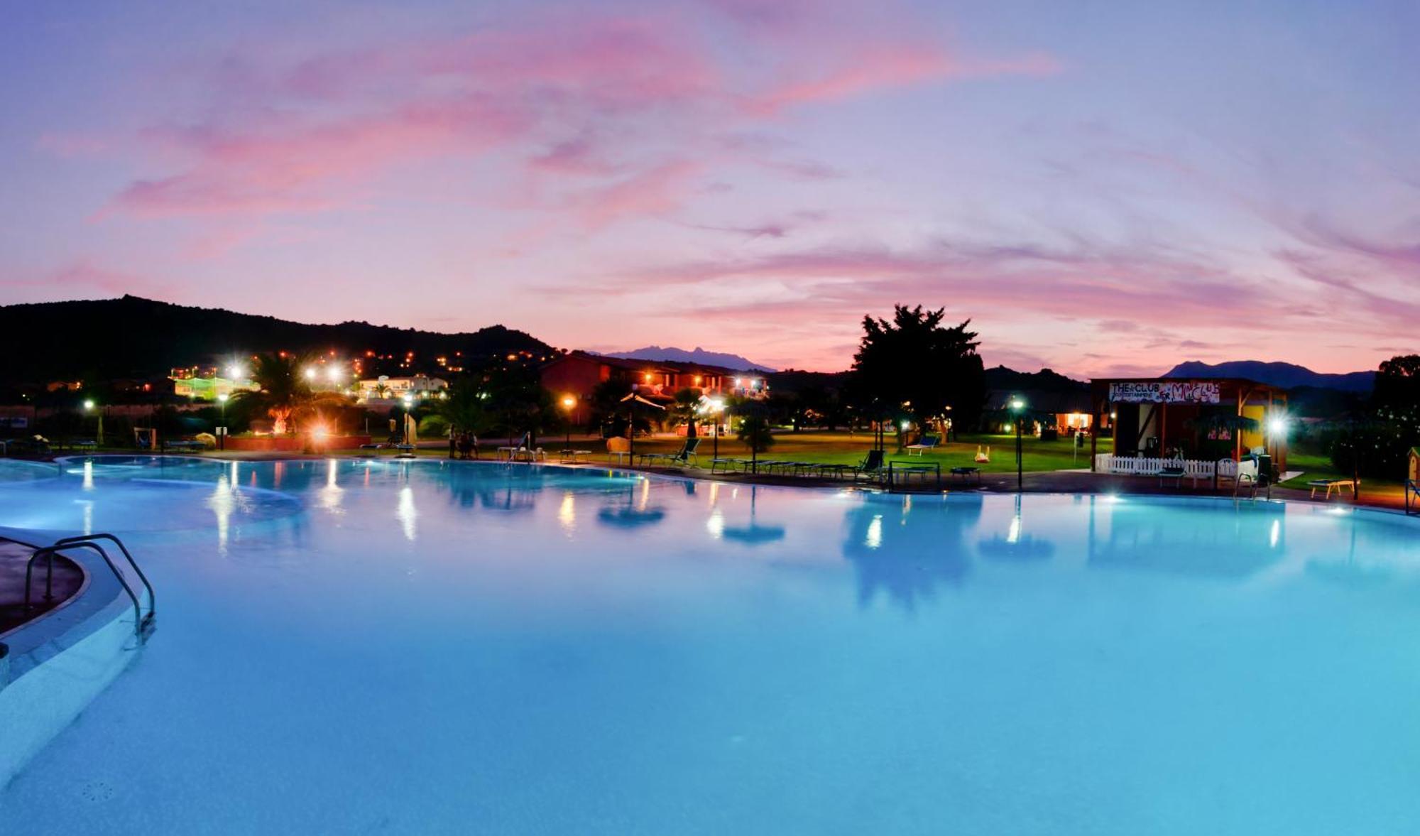 Rey Beach Club Monte Nai Zewnętrze zdjęcie