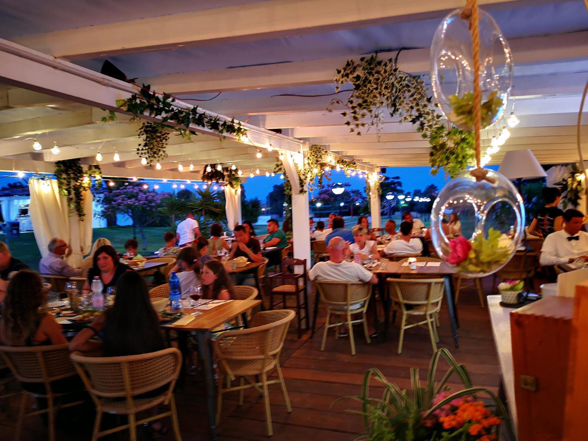 Rey Beach Club Monte Nai Zewnętrze zdjęcie